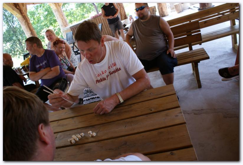 802x537 pixels (67K)